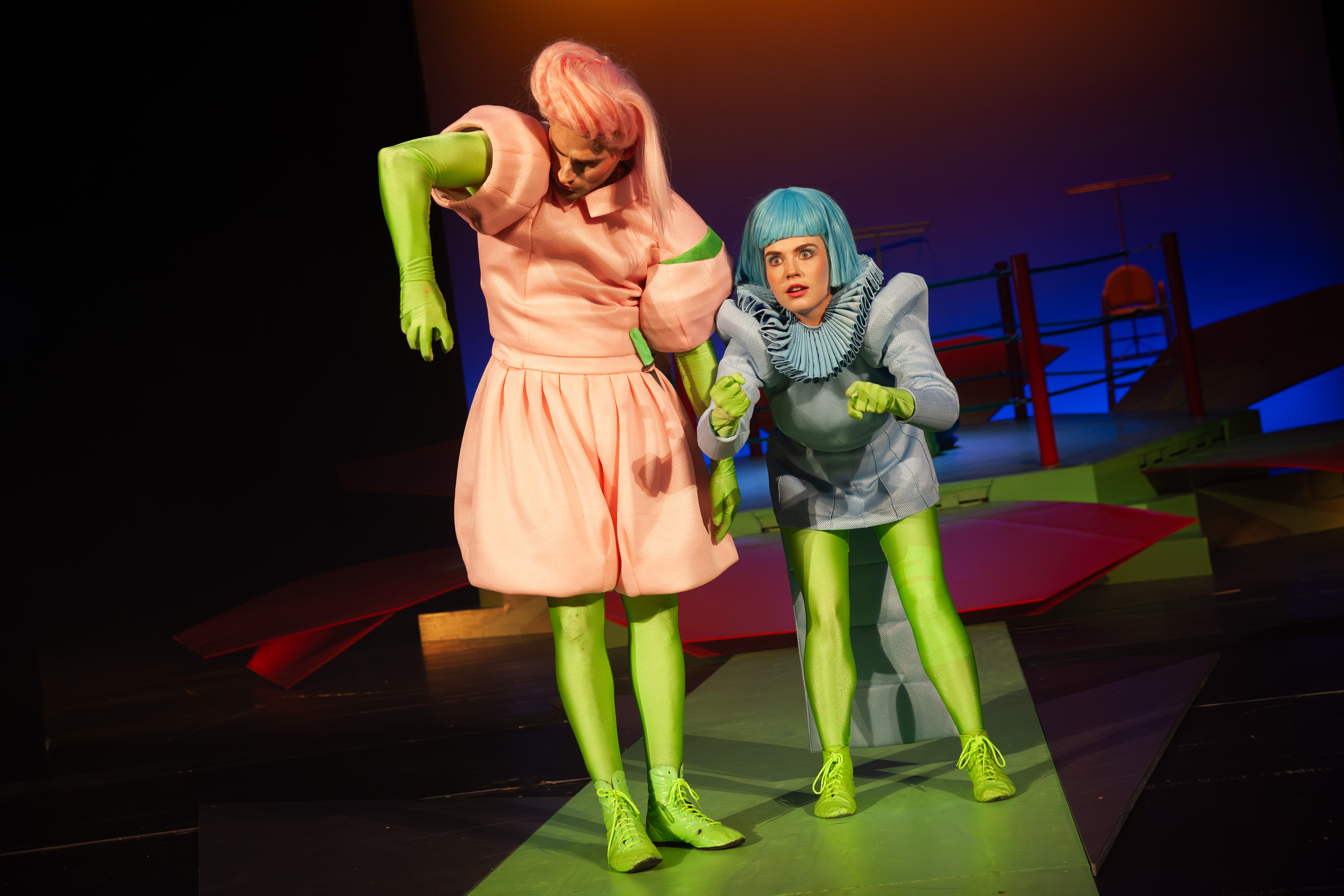 Romeo und Julia spielen pantomimisch